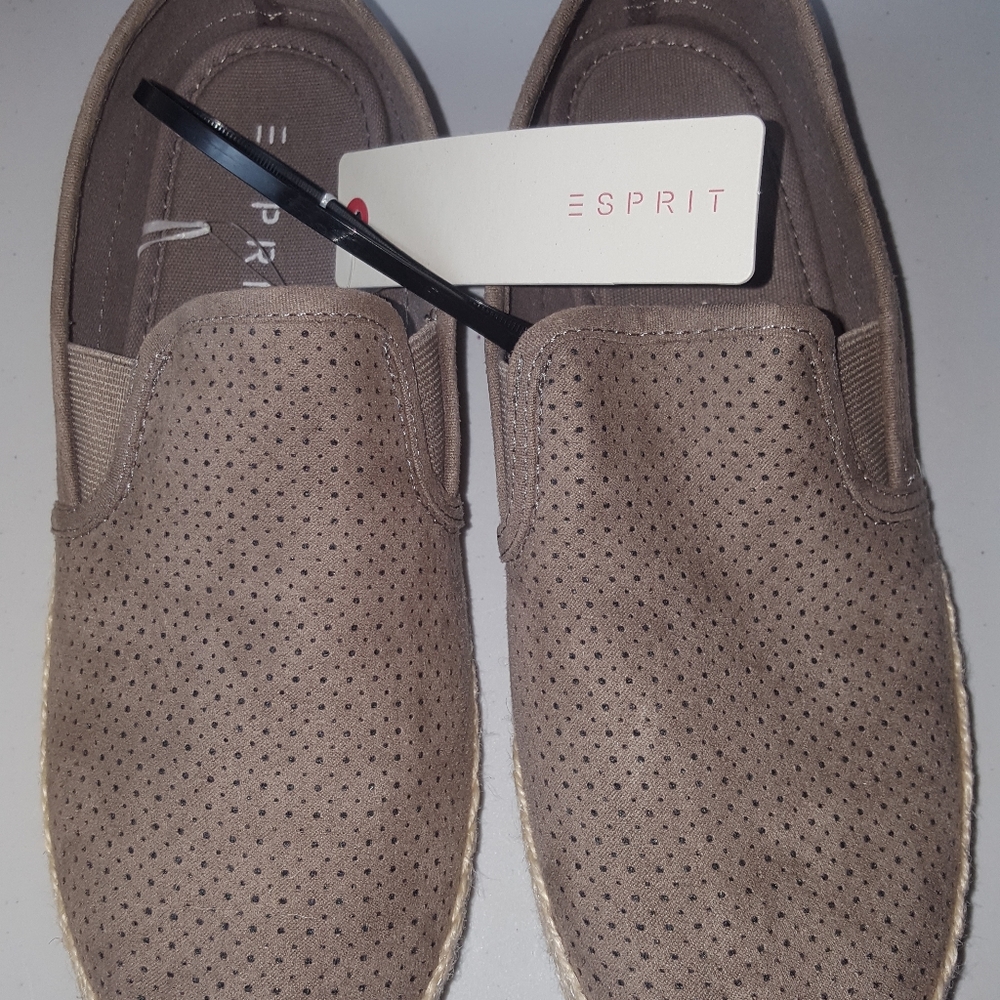 Shoes - Picture 2 of 2